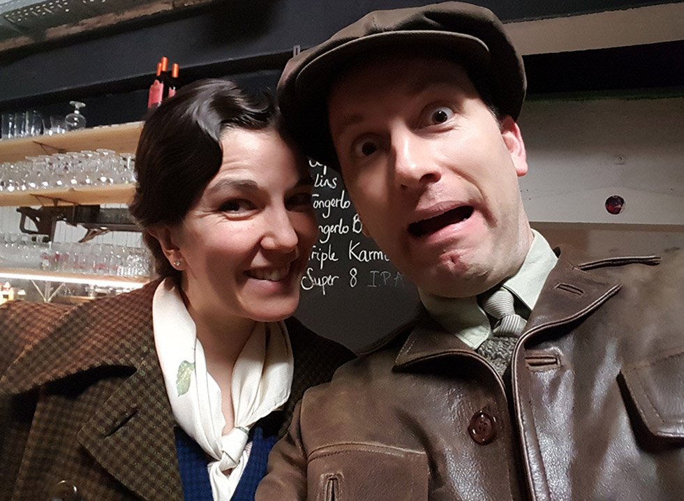 Thibault Moës en répétition sur un plateau de tournage en région liégeoise.